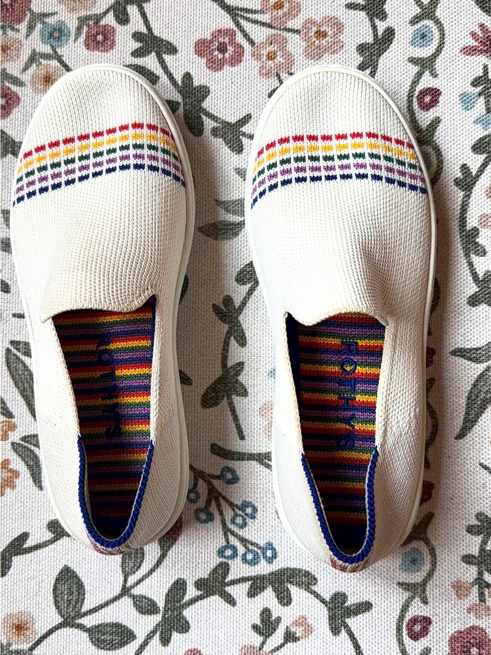 Rothy's The Kids Sneaker Rainbow, Kids Size 1.